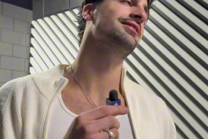 波特兰开拓者球员的第一款手机是什么信号？瀚森：诺基亚cba直播